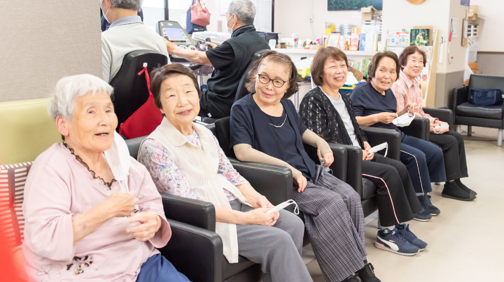 ■POINT■
◎食事の提供や入浴介助がありません★
◎介護業界では珍しい土日休み！家族や友人との時間を大切に♪
◎昼勤のみ！生活リズムが崩れることはありません♪
◎力仕事もなくアルバイトの方は、週1日からＯＫです
◎主婦さんも大活躍中です！

仕事内容は、丁寧にお教えしますので
介護職未経験の方も安心してご応募ください♪