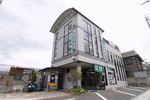 お客様の想いに寄り添った「完全自由設計の家」をつくる、地域密着の工務店です