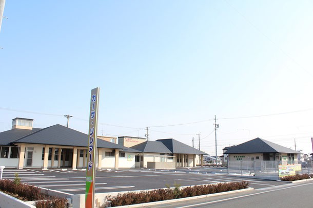 訪問介護事業所の事務がメイン。
介護の資格を活かし、利用者様の外出も支える仕事です。