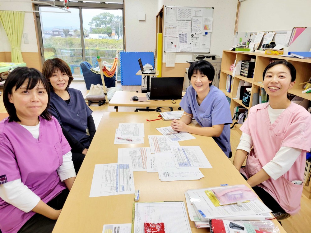 パート！看護師大募集！放課後等デイサービスでの看護業務です。年間休日120日。原則土日休み。お子様の都合優先OK！経験者歓迎します！