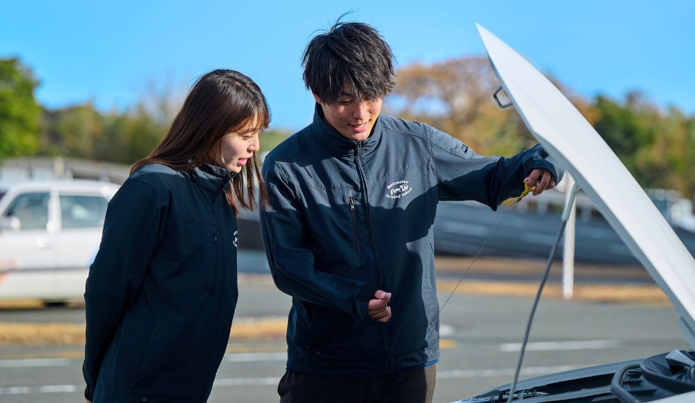 もちろん、教えられる車種の資格取得支援制度あり！