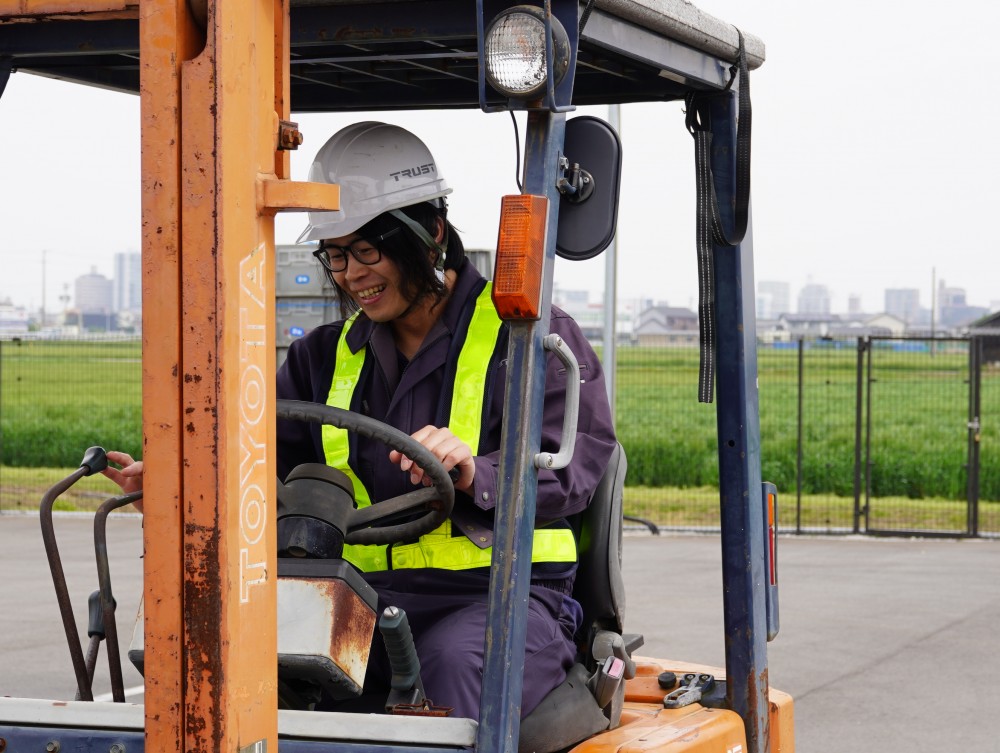 【フォークリフト】倉庫内作業スタッフ
〈安城市高棚町〉