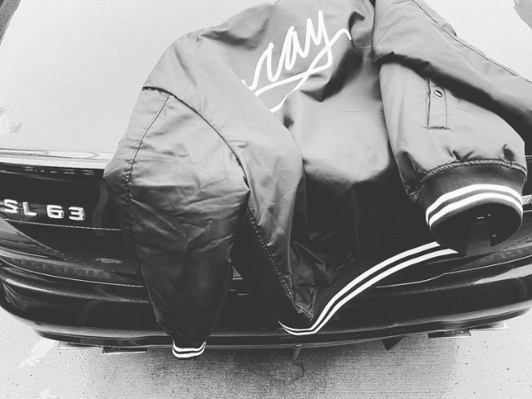 少数精鋭のスタジオですが、あ大手の自動車ディーラーなど多数の取引があります