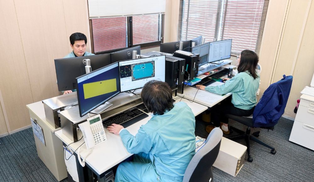 社長や上司との距離が近く、意見や改善提案がすぐ届き会社が良くなる手応えを感じられる――そんな成長実感の大きい職場です。