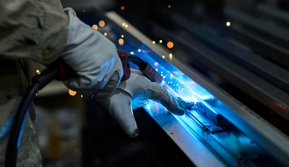 1点ものから量産まで、毎回も段取りも異なり、工夫しながら加工する面白さがあります。