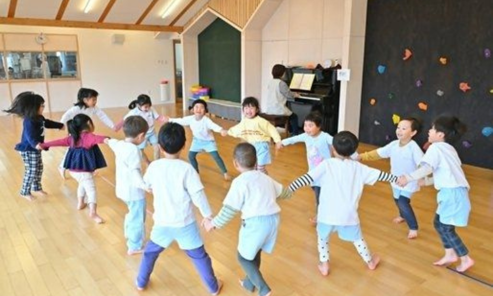 こどもと接しないノンコンタクトタイムを導入、事務作業に集中できる時間を確保しています。